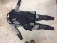 Womens 7mm wetsuit with shorty and gloves